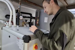 Tepelné čerpadlo ve Vinohradech východ pomáhá šetřit zemní plyn